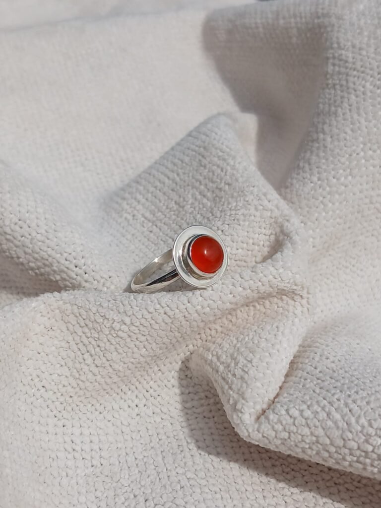 Anillo Copenhague con Cornalina