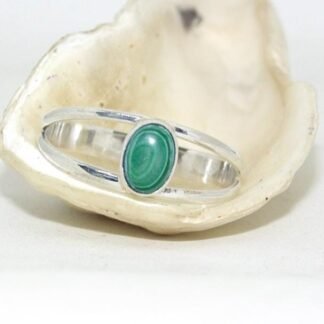 Anillo Asia con Malaquita