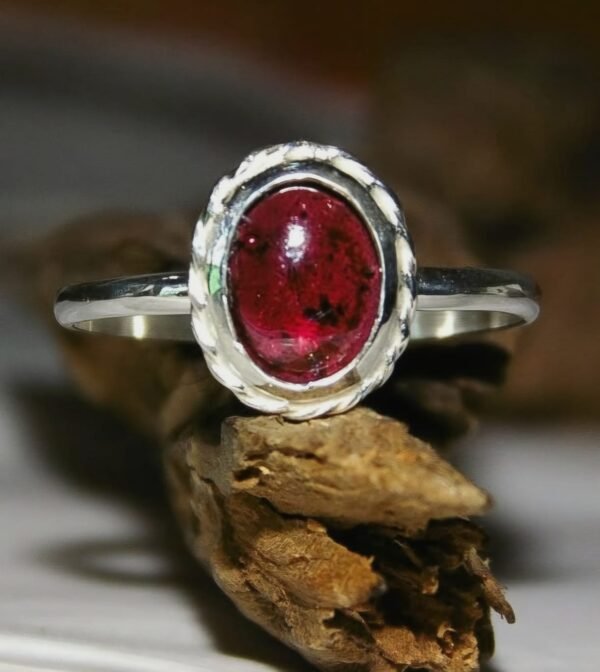 Anillo Nairobi con Granate
